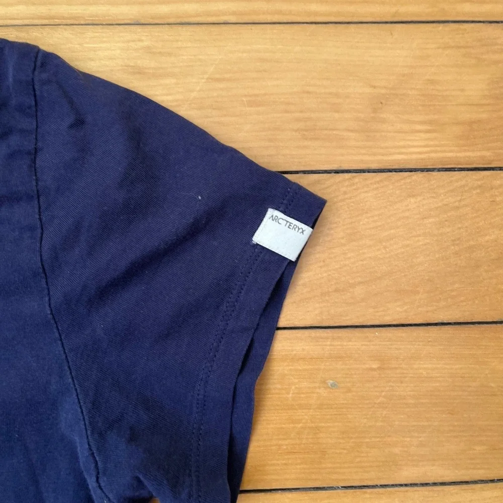Arcteryx Womens Navy Blue Graphic Trail Map Short Sleeve T-Shirt Size Small S - Picture 3 of 6